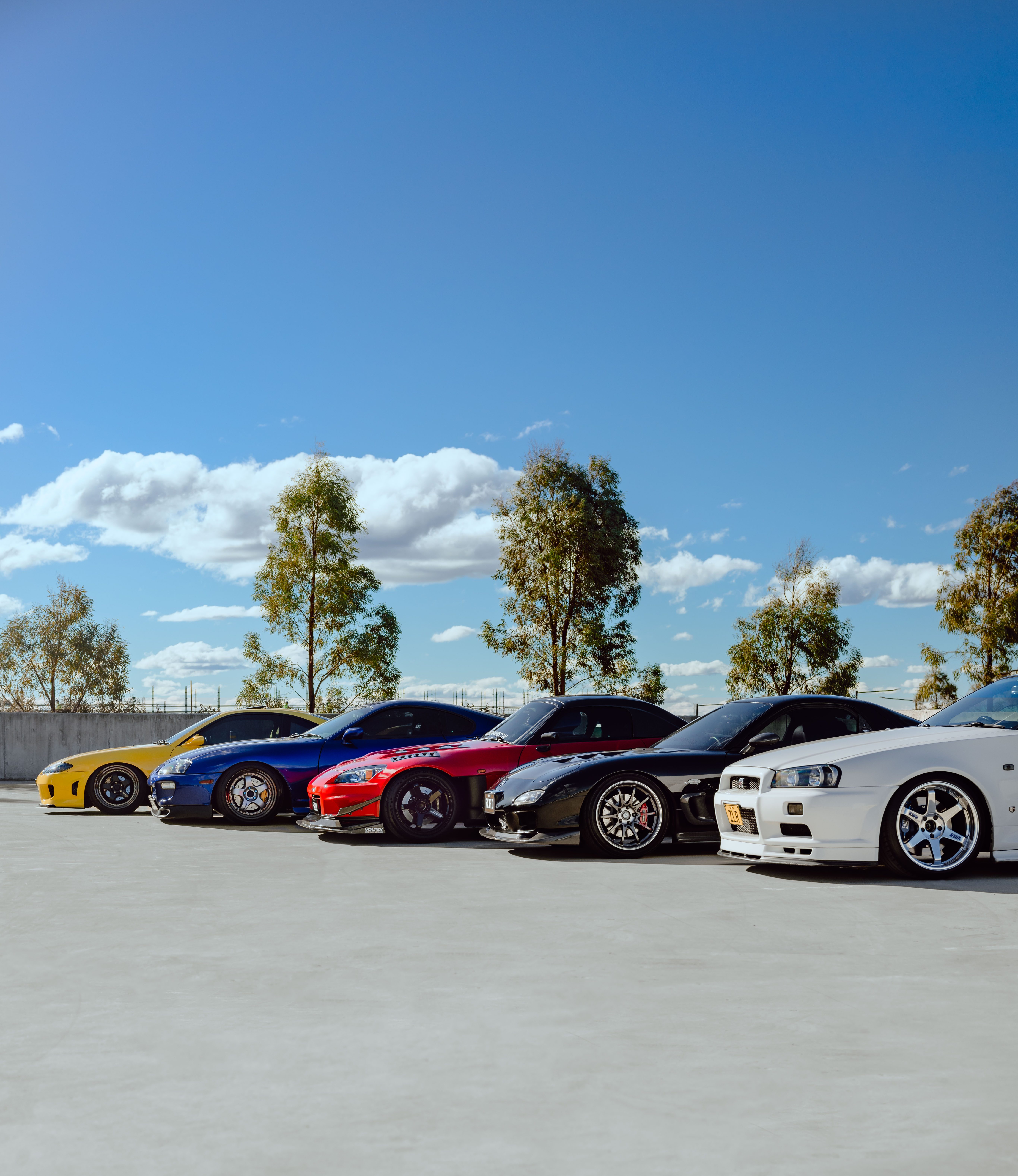 From left : Yellow Nissan Silva S15, Blue Toyota Supra MkIV, Red Honda S2000, Black Maxda RX7 FD, White Nissan Skyline R34 GTR